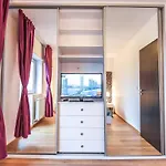 Апартаменти New Luxury Flat At Unirii Square, Piata Unirii Бухарест