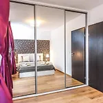 Апартаменти New Luxury Flat At Unirii Square, Piata Unirii Бухарест