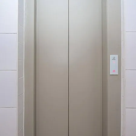 New Luxury Flat At Unirii Square, Piata Unirii דירה *